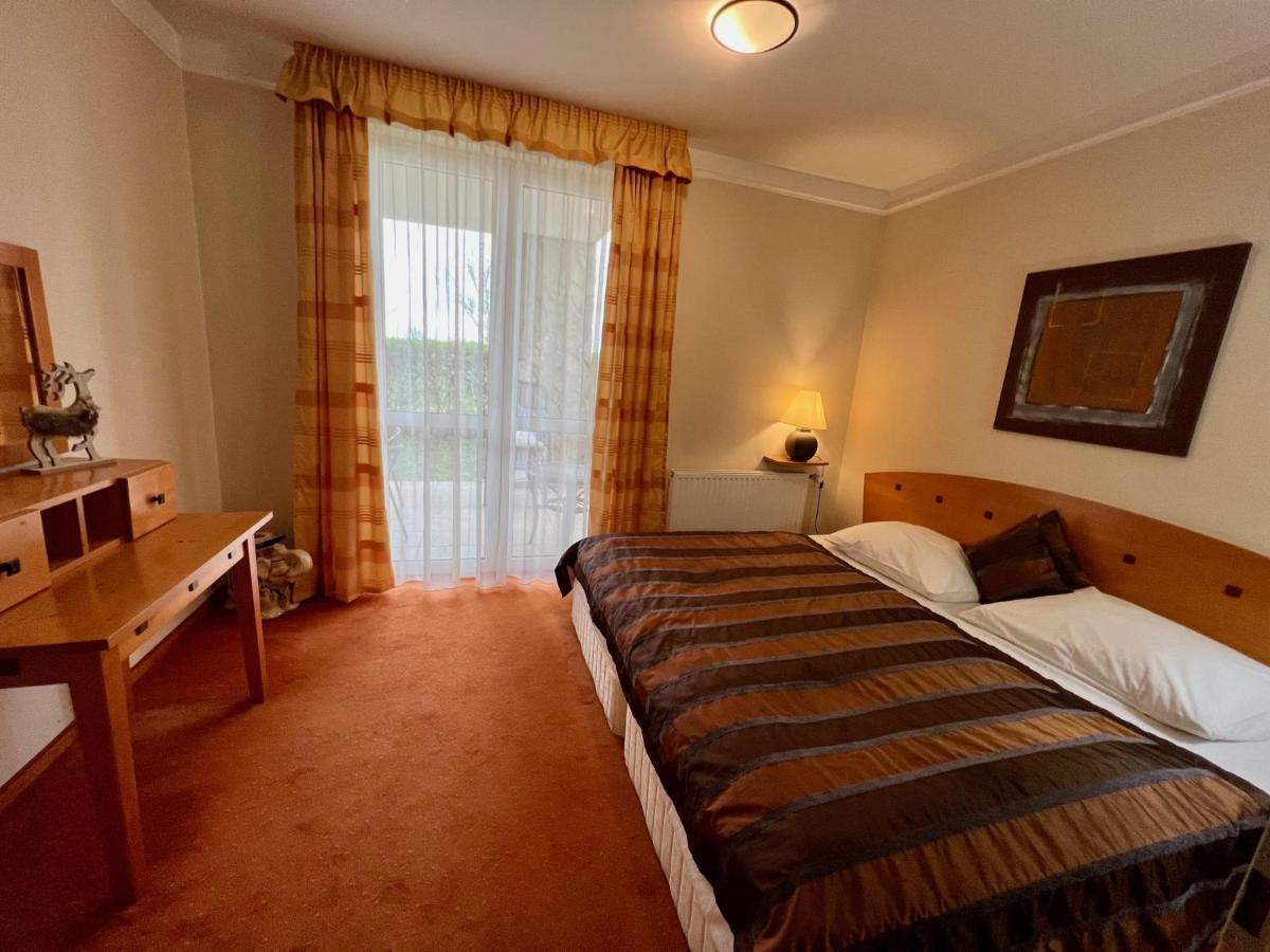 Luxus Golf Apartment Бюк Экстерьер фото